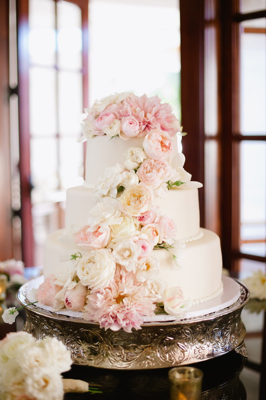 Wedding Cake with Fresh Flowers - Elizabeth Anne Designs: The Wedding Blog