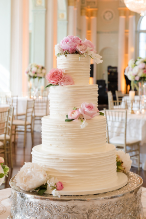 White Cake with Pink Flowers White Cake with Pink Flowers