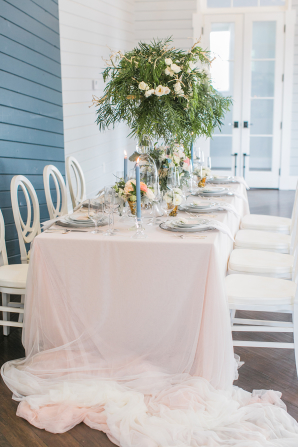 Crisp White and Blue Wedding Table Crisp White and Blue Wedding Table