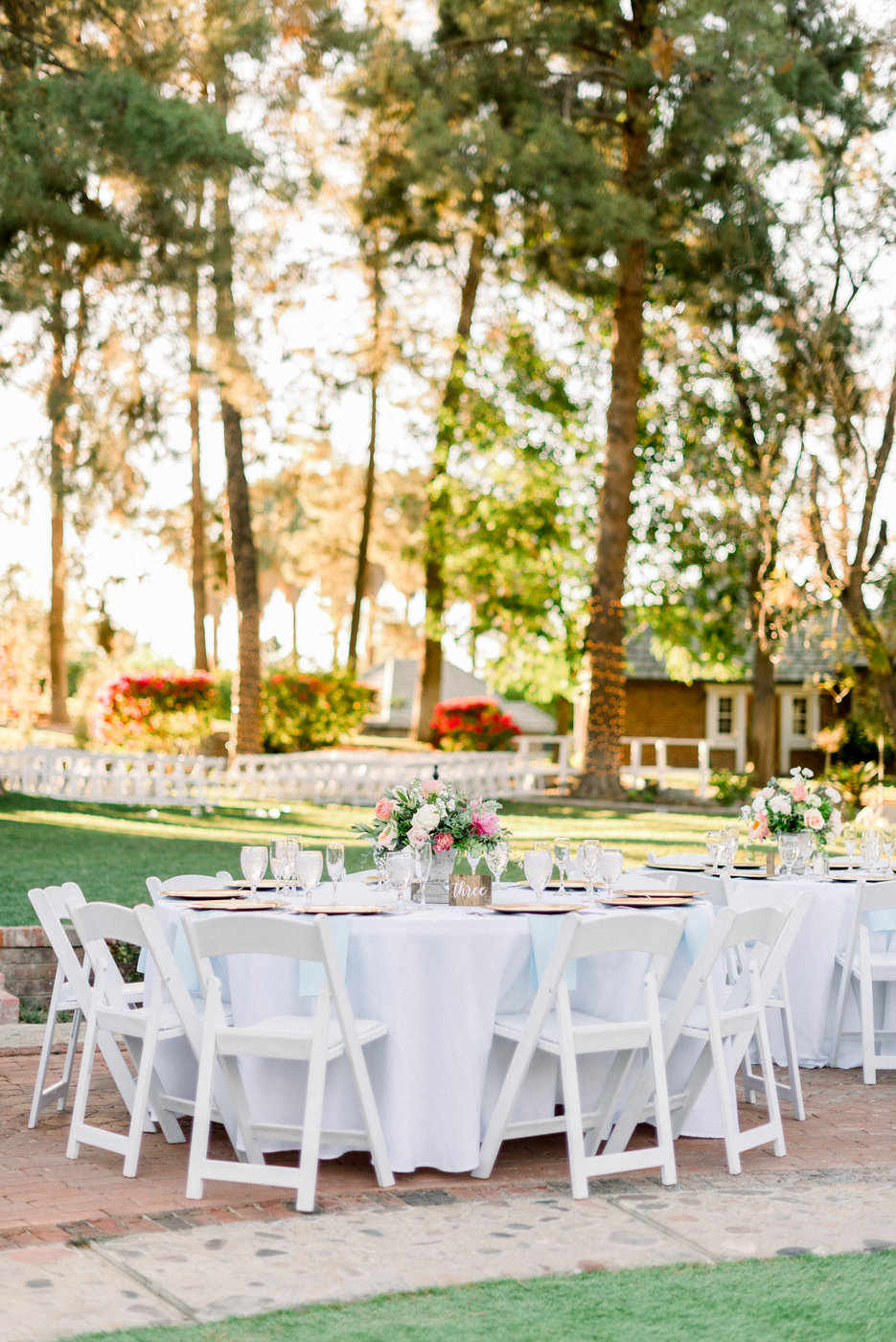 Outdoor Round Wedding Tables