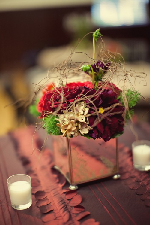 red-and-green-vine-centerpiece