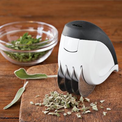 OXO-Rolling-Herb-Mincer