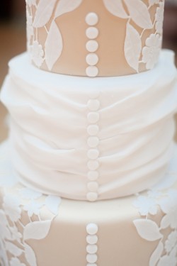 Fondant-Button-Wedding-Cake