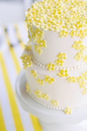 Yellow-White-Wedding-Cake