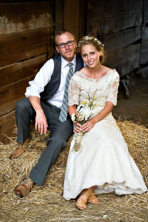 Earthy-Rustic-St-Louis-Wedding-by-Amelia-Strauss-Photography-12