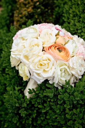 Peach-Blush-White-Rose-Bouquet
