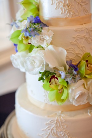 Wedding-Cake-with-Orchids