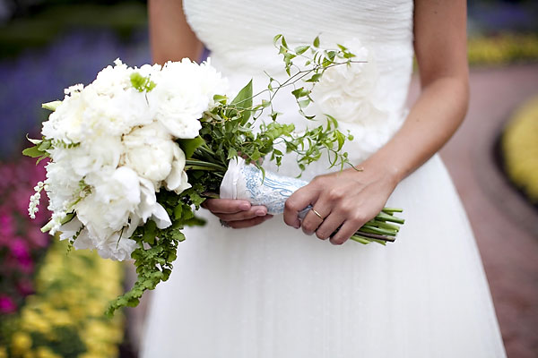 White-Bridal-bouquet