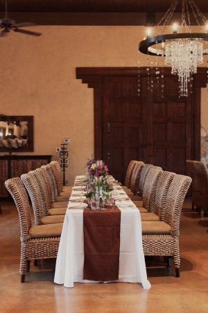 Brown-and-White-Tablescape