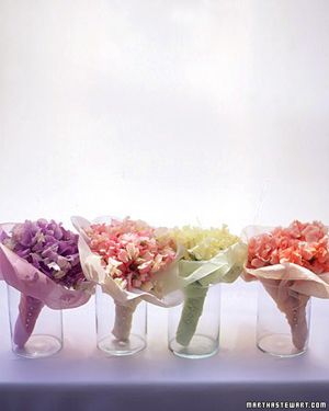 Monochromatic-Sweet-Pea-Bouquet