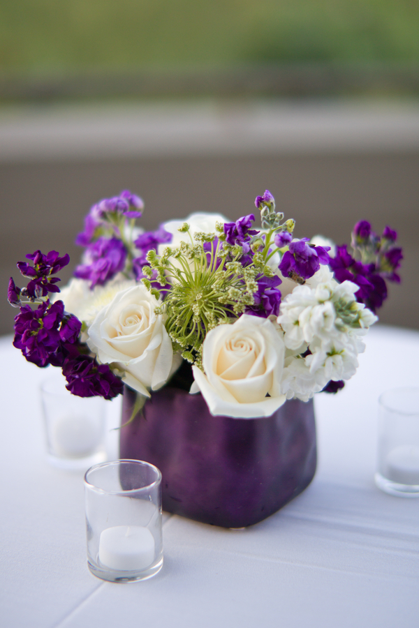 Purple-White-Cocktail-Table-Flowers