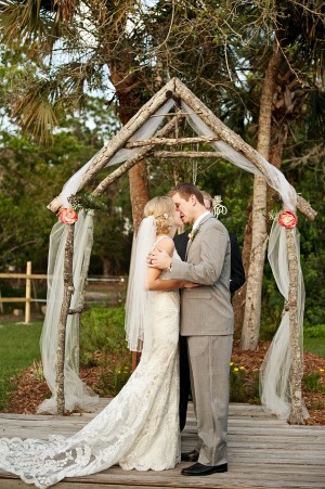 Wooden-Branch-Wedding-Arbor