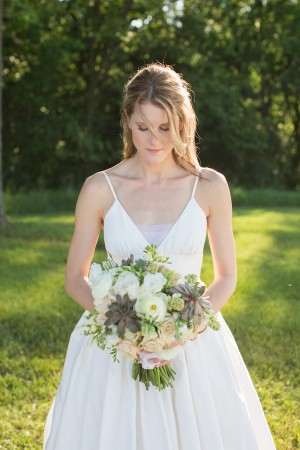 Lush-Garden-Inspired-Wedding-Bouquet