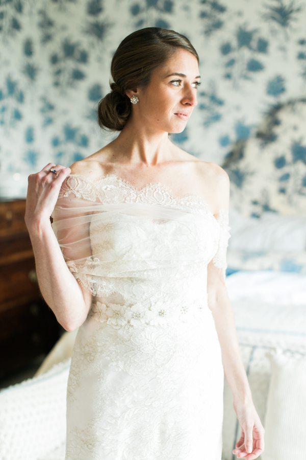 Elegant Bride in Monique Lhuillier