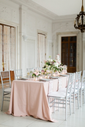 Elegant Dusty Rose Wedding Table